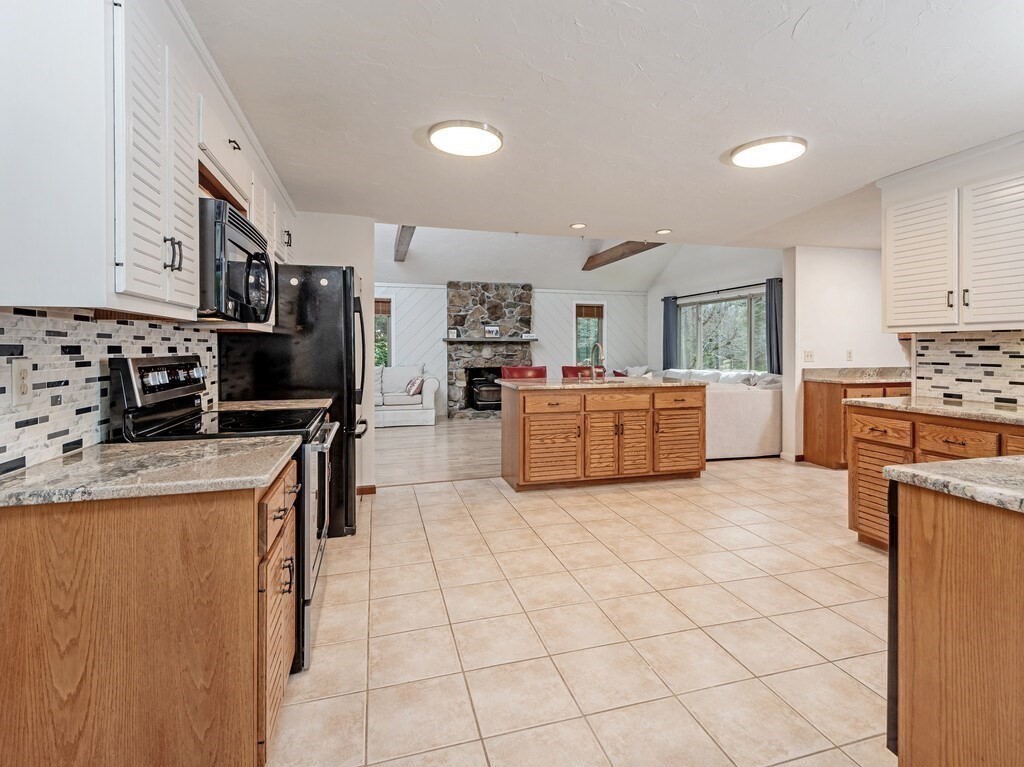 56 Teresa Road Hopkinton, MA 01748 - Photo 8 of 34 Gallery Image 8
