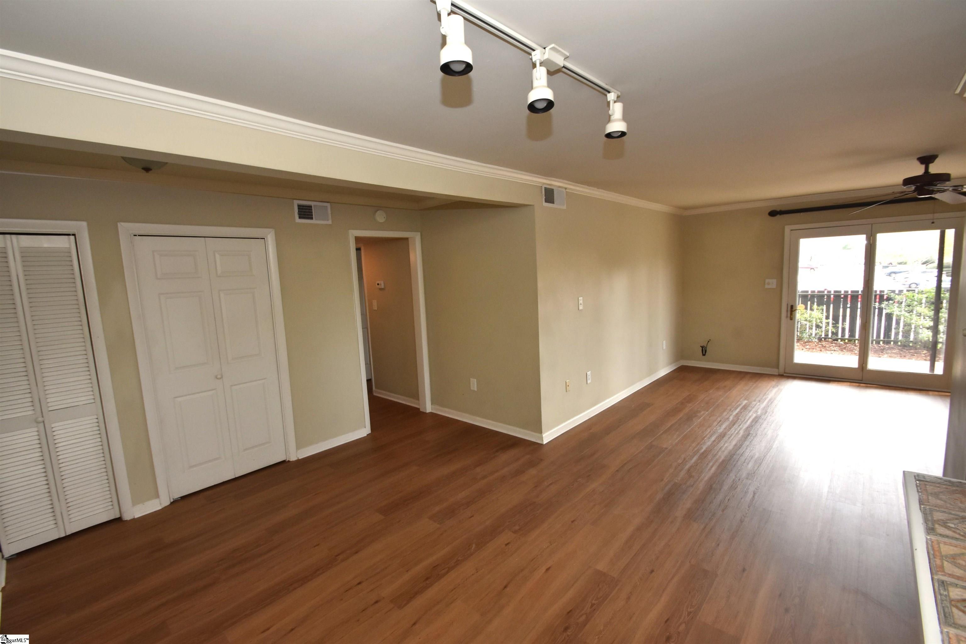 925 Cleveland Street, Unit 23 Greenville, SC 29601 - Photo 3 of 27