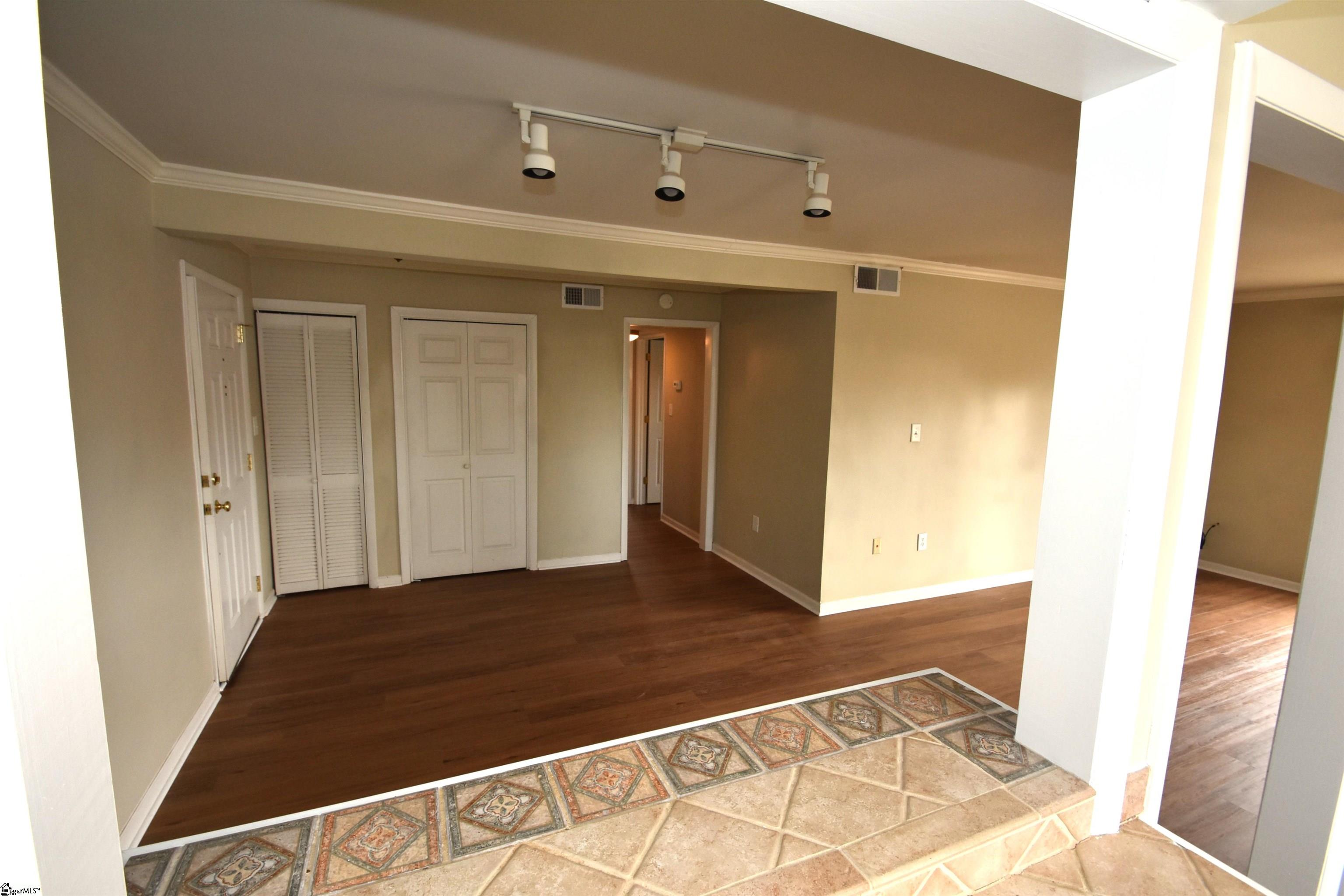 925 Cleveland Street, Unit 23 Greenville, SC 29601 - Photo 5 of 27