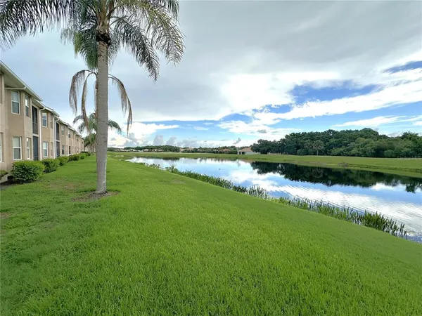 $215,000 | 1003 Fairwaycove Lane, Unit 205, Bradenton, FL 34212