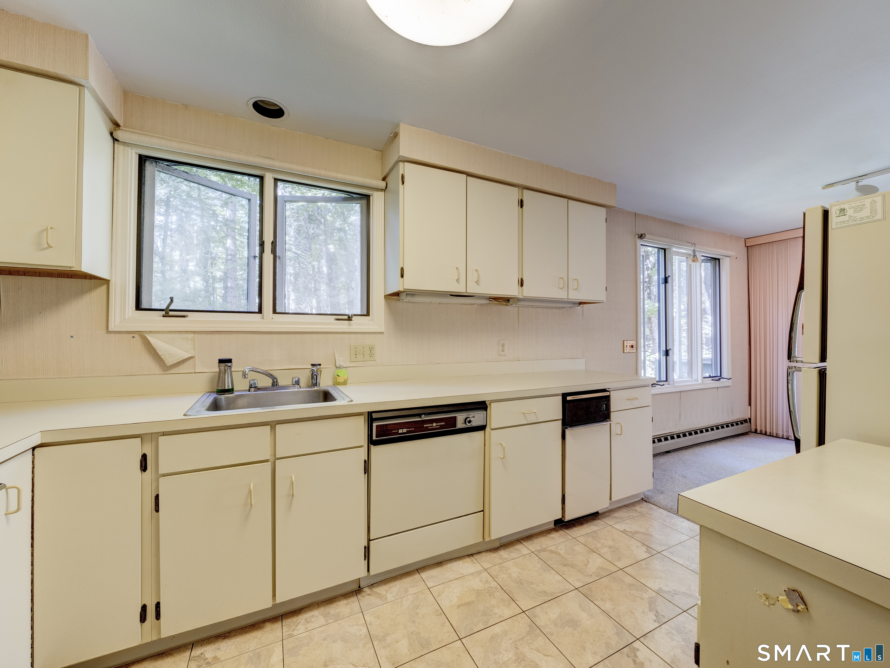 478 Evergreen Road Torrington, CT 06790 - Photo 13 of 39 Loads of cabinet and counter space
