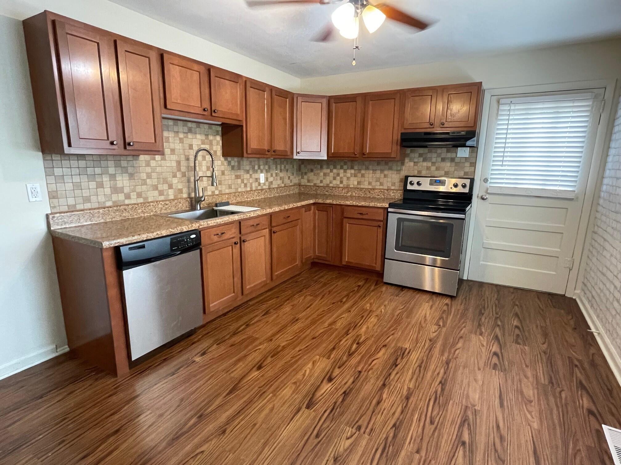 620 Kingston Road Lexington, KY 40505 - Photo 10 of 28 kitchen