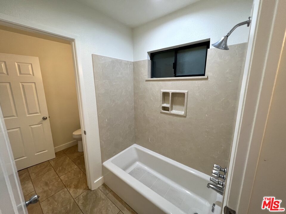 157 West Ash Avenue, Unit B Burbank, CA 91502 - Photo 11 of 16