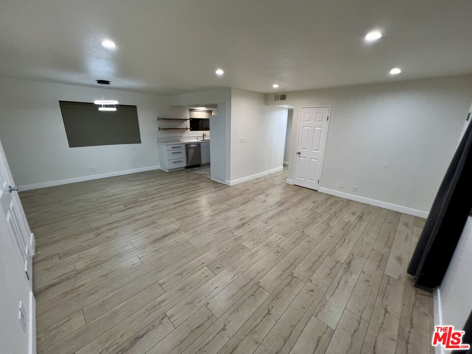157 West Ash Avenue, Unit B Burbank, CA 91502 - Photo 5 of 16