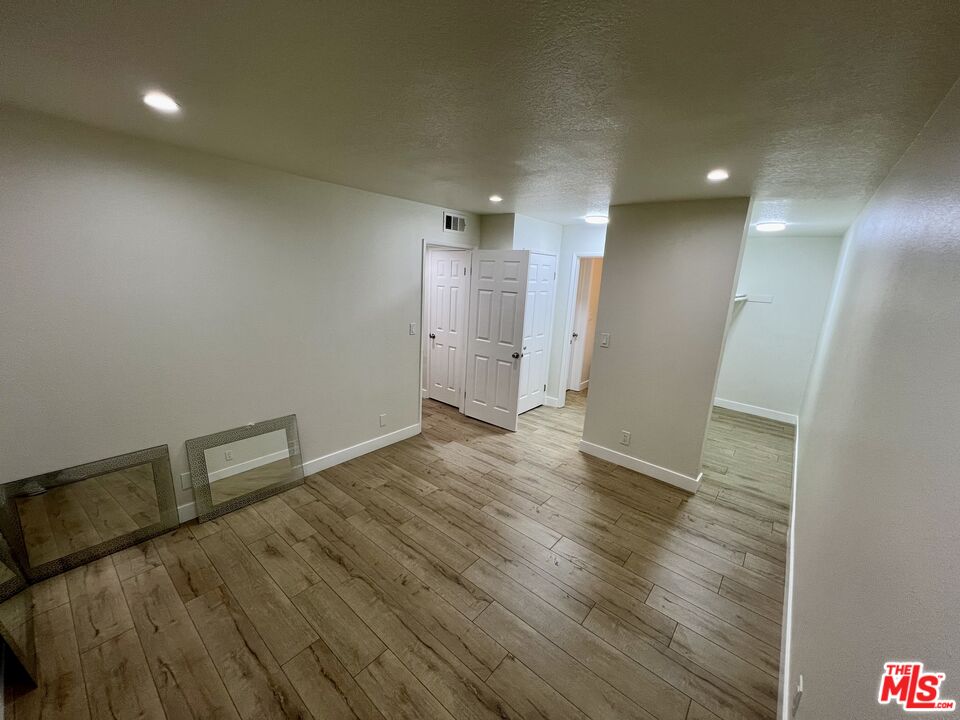 157 West Ash Avenue, Unit B Burbank, CA 91502 - Photo 8 of 16