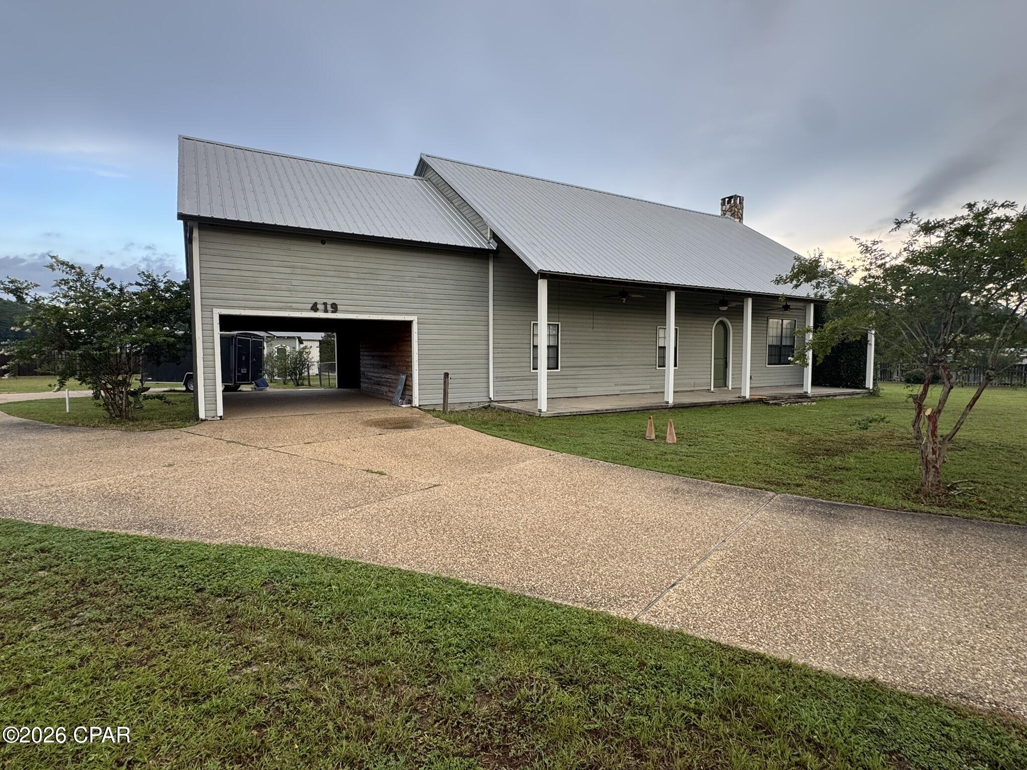 419 Spikes Road Southport, FL 32409 - Photo 4 of 50