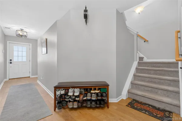 $479,999 | 310 Bridgeview Drive, Poughkeepsie, NY 12601