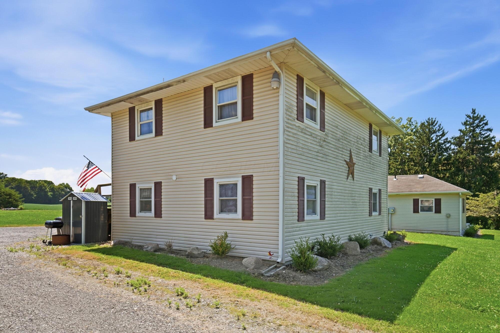 6809 Palmer Road Pataskala, OH 43062 - Photo 47 of 112 Double - Side View - 6809 Palmer Road, Millersport, OH 43046
