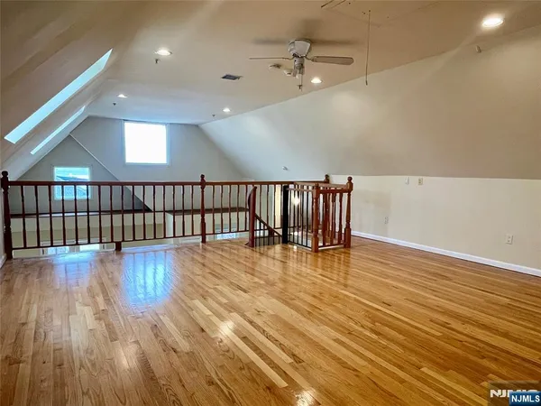 $4,300 | 662 Undercliff Avenue, Unit 2, Edgewater, NJ 07020