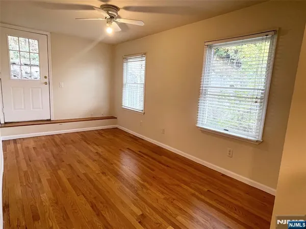 $4,300 | 662 Undercliff Avenue, Unit 2, Edgewater, NJ 07020