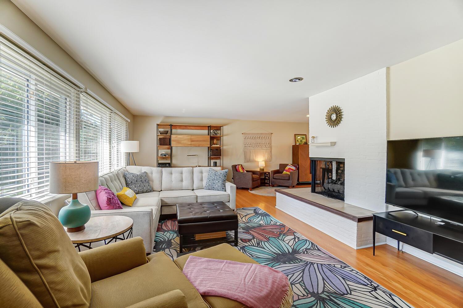 2811 Halstead Road Columbus, OH 43221 - Photo 7 of 64 50042820-009_web