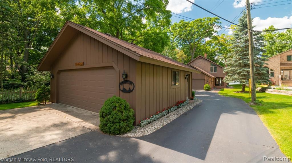3810 Covert Road Waterford, MI 48328 - Photo 40 of 40