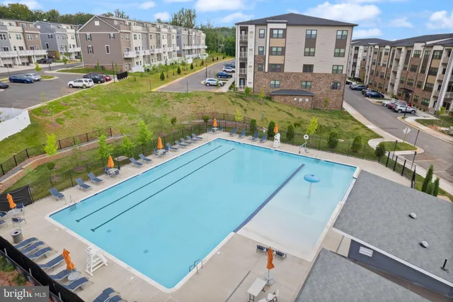 $520,000 | 46320 Mount Milstead Terrace, Unit 301, Sterling, VA 20164