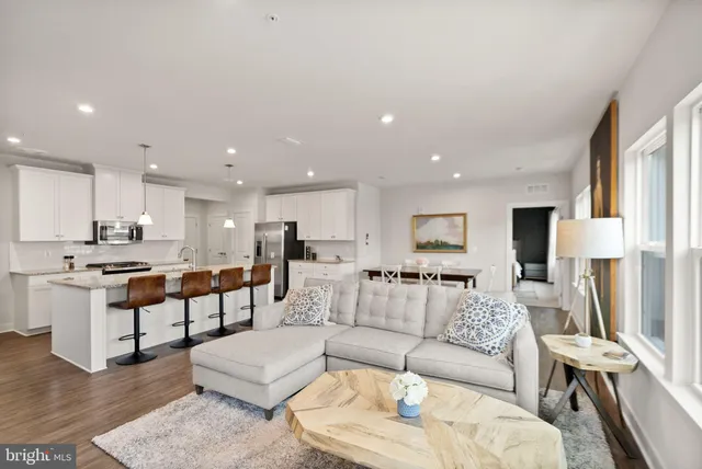 $520,000 | 46320 Mount Milstead Terrace, Unit 301, Sterling, VA 20164