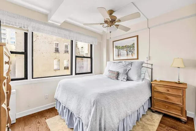$590,000 | 220 East 67th Street, Unit 6J | Lenox Hill