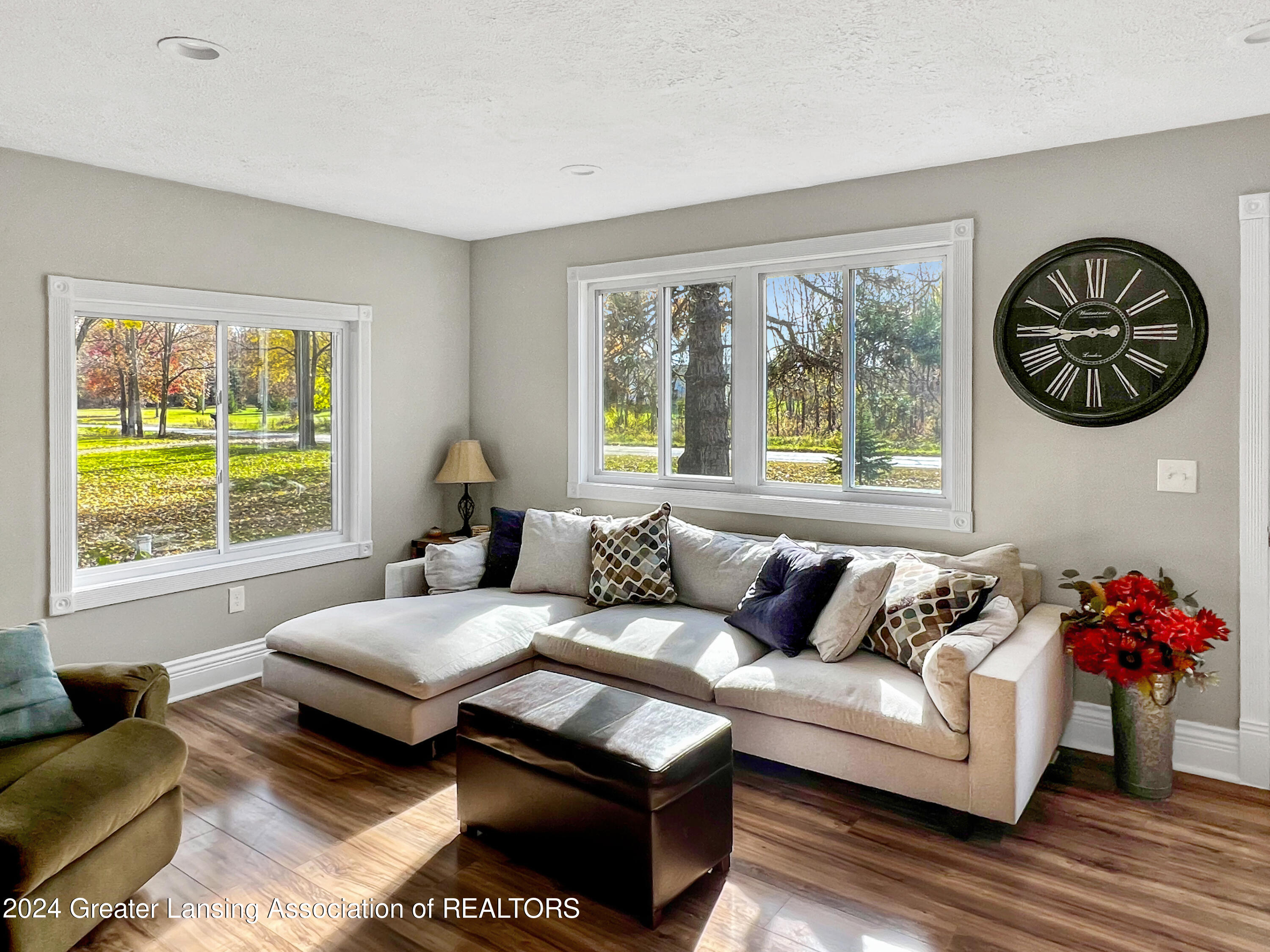 511 Tyrrell Road Bancroft, MI 48414 - Photo 6 of 32 Living room