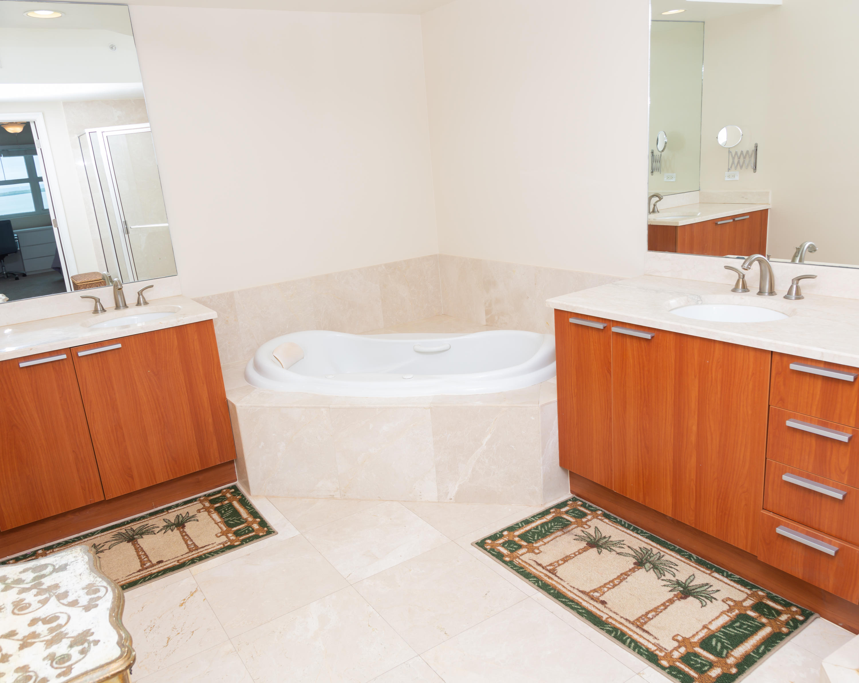2650 Lake Shore Drive, Unit 1601 Riviera Beach, FL 33404 - Photo 19 of 55 091A8665