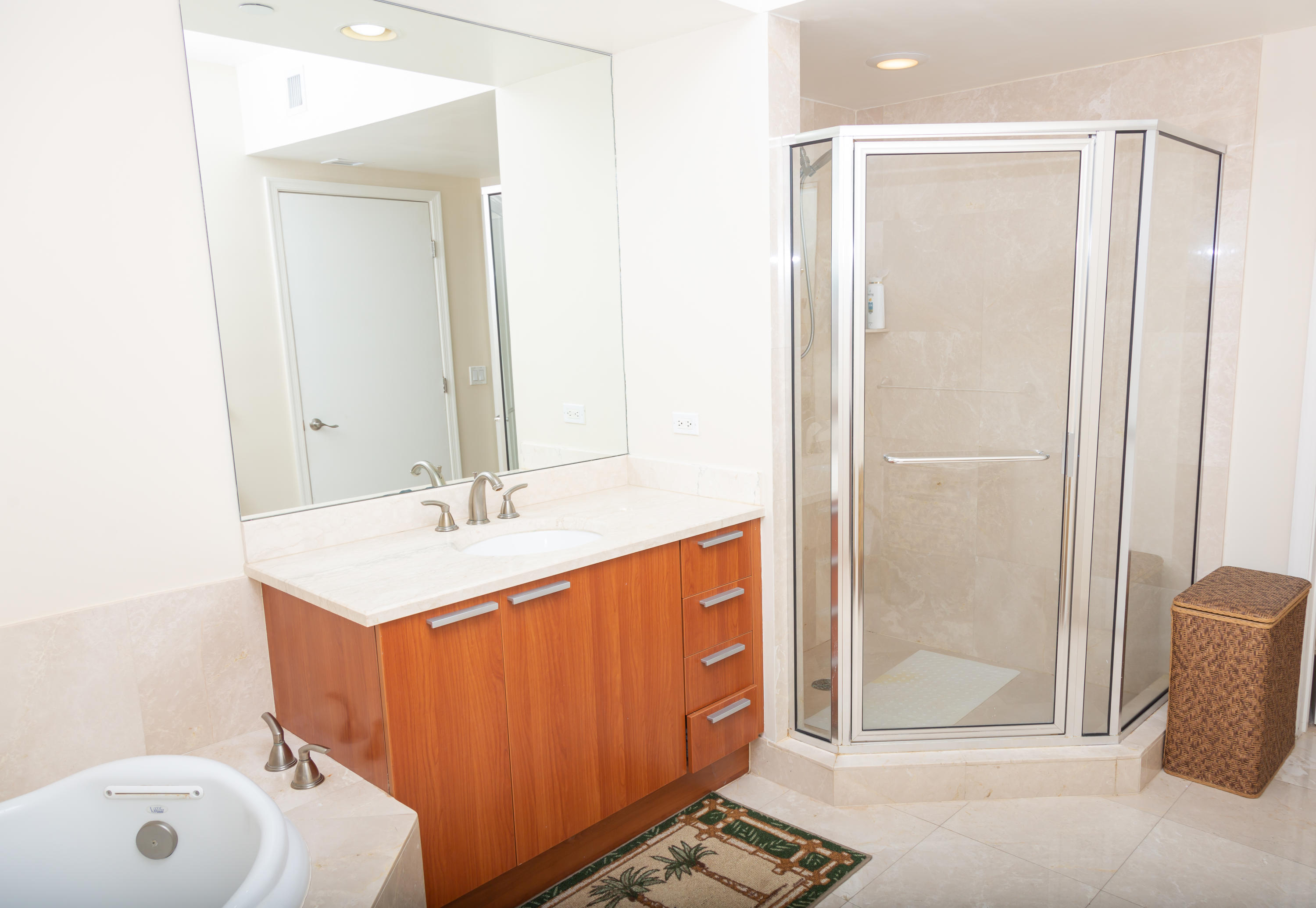 2650 Lake Shore Drive, Unit 1601 Riviera Beach, FL 33404 - Photo 20 of 55 091A8668