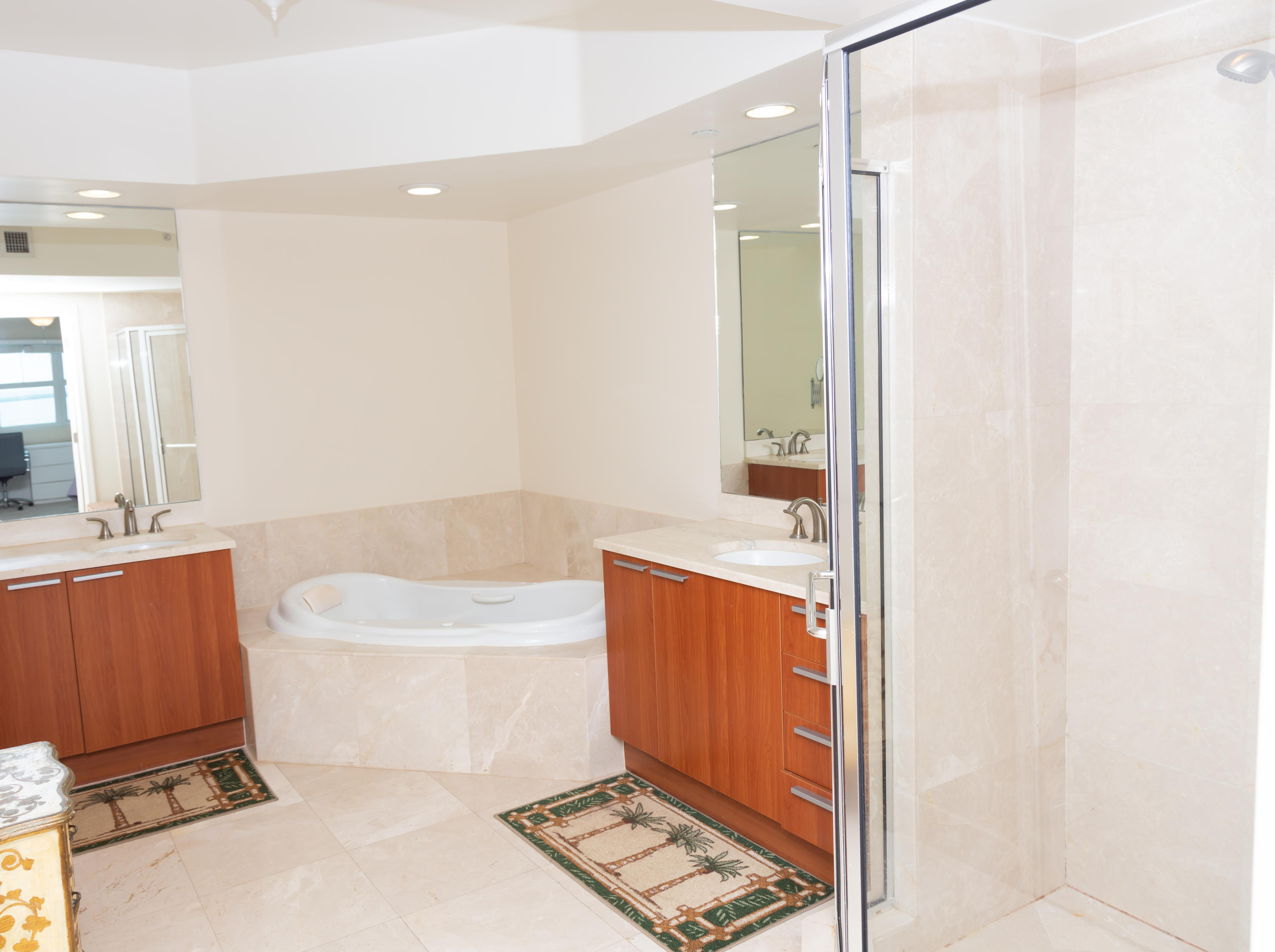 2650 Lake Shore Drive, Unit 1601 Riviera Beach, FL 33404 - Photo 21 of 55 091A8662