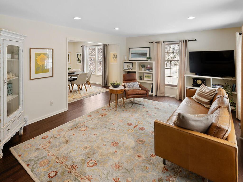 14811 Minnehaha Place Wayzata, MN 55391 - Photo 11 of 54