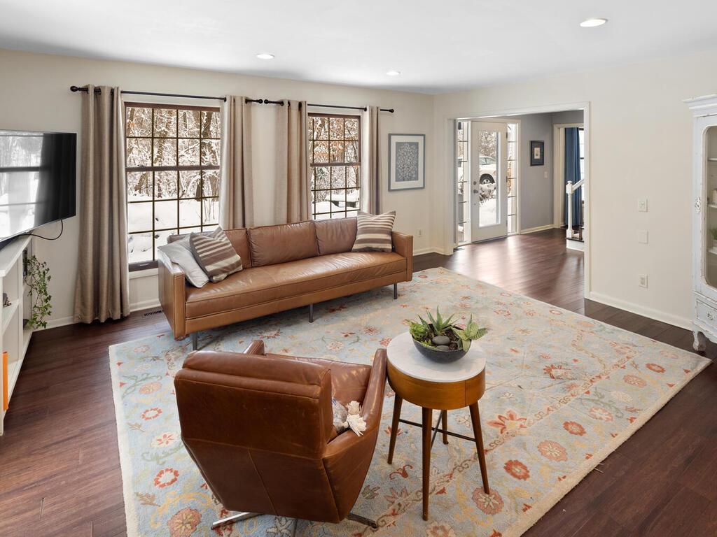 14811 Minnehaha Place Wayzata, MN 55391 - Photo 12 of 54