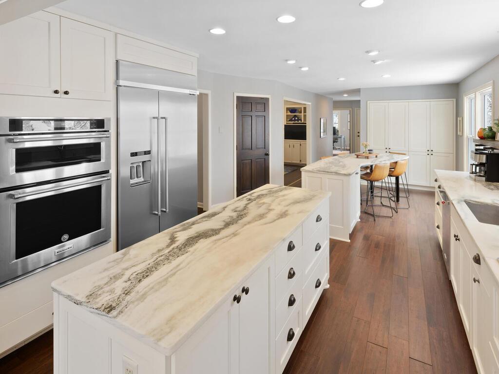 14811 Minnehaha Place Wayzata, MN 55391 - Photo 16 of 54