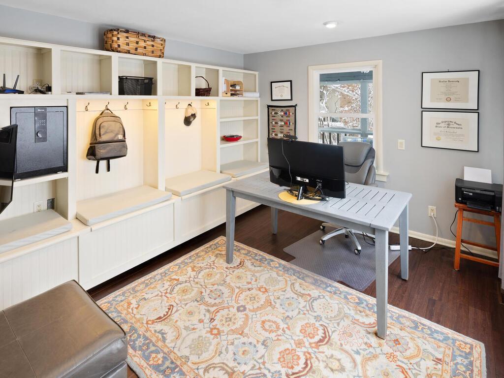 14811 Minnehaha Place Wayzata, MN 55391 - Photo 23 of 54