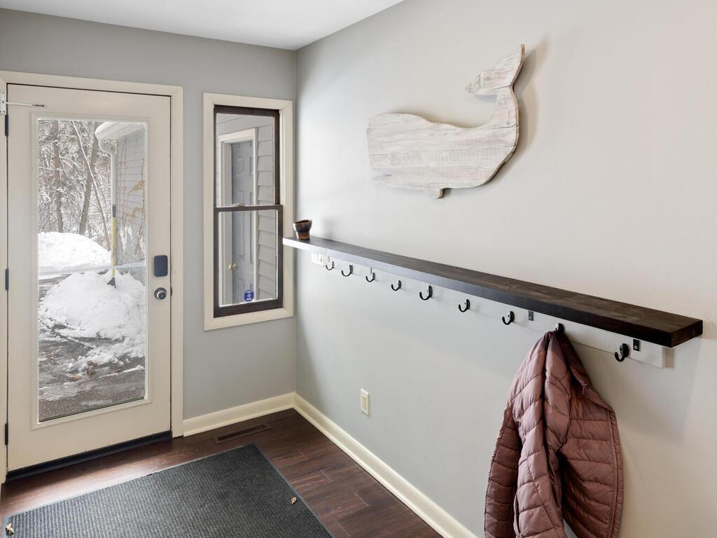 14811 Minnehaha Place Wayzata, MN 55391 - Photo 27 of 54