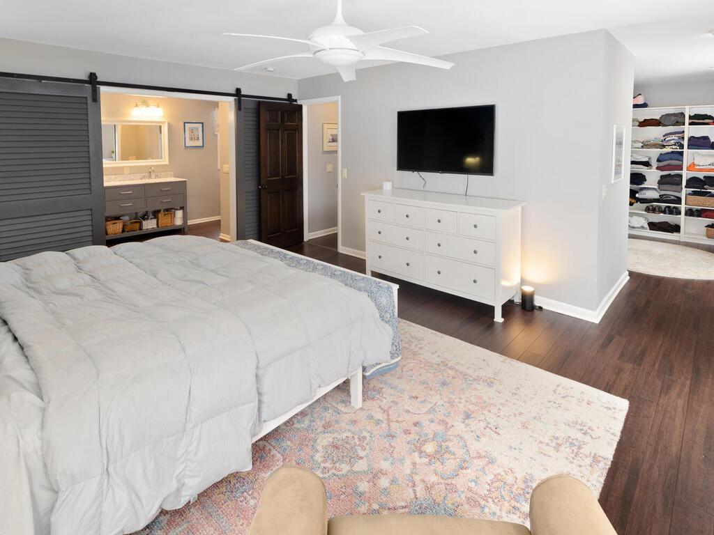 14811 Minnehaha Place Wayzata, MN 55391 - Photo 31 of 54