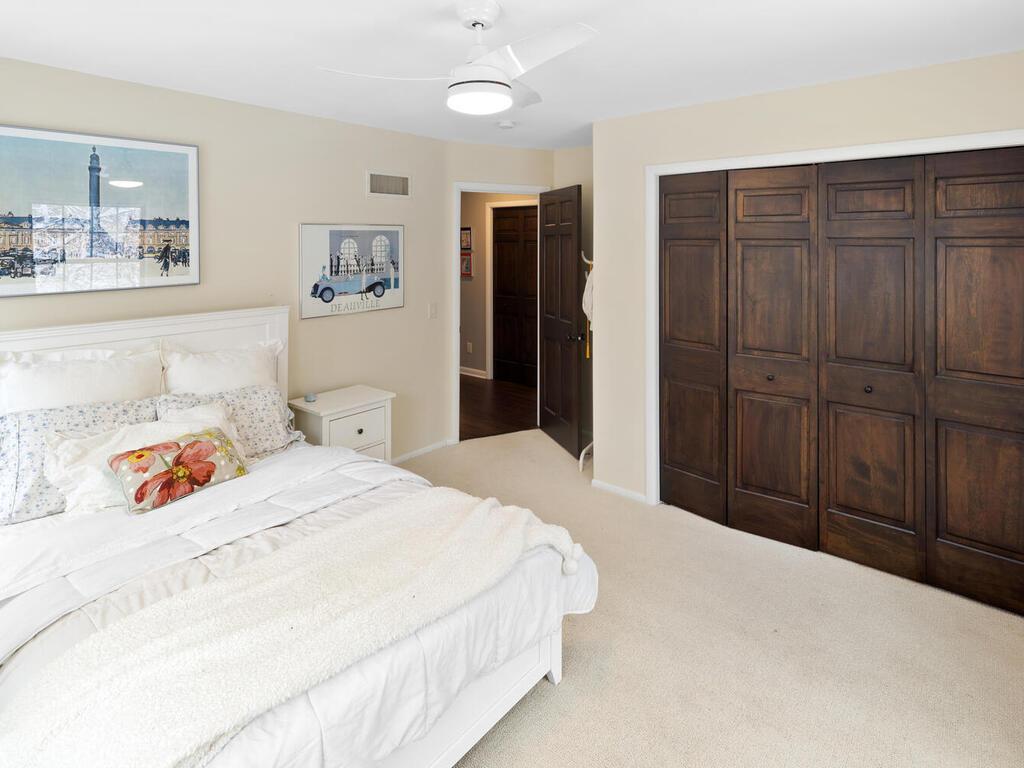 14811 Minnehaha Place Wayzata, MN 55391 - Photo 37 of 54