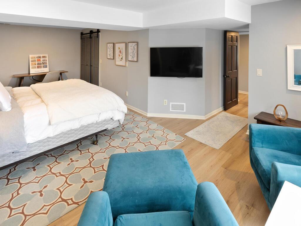 14811 Minnehaha Place Wayzata, MN 55391 - Photo 48 of 54