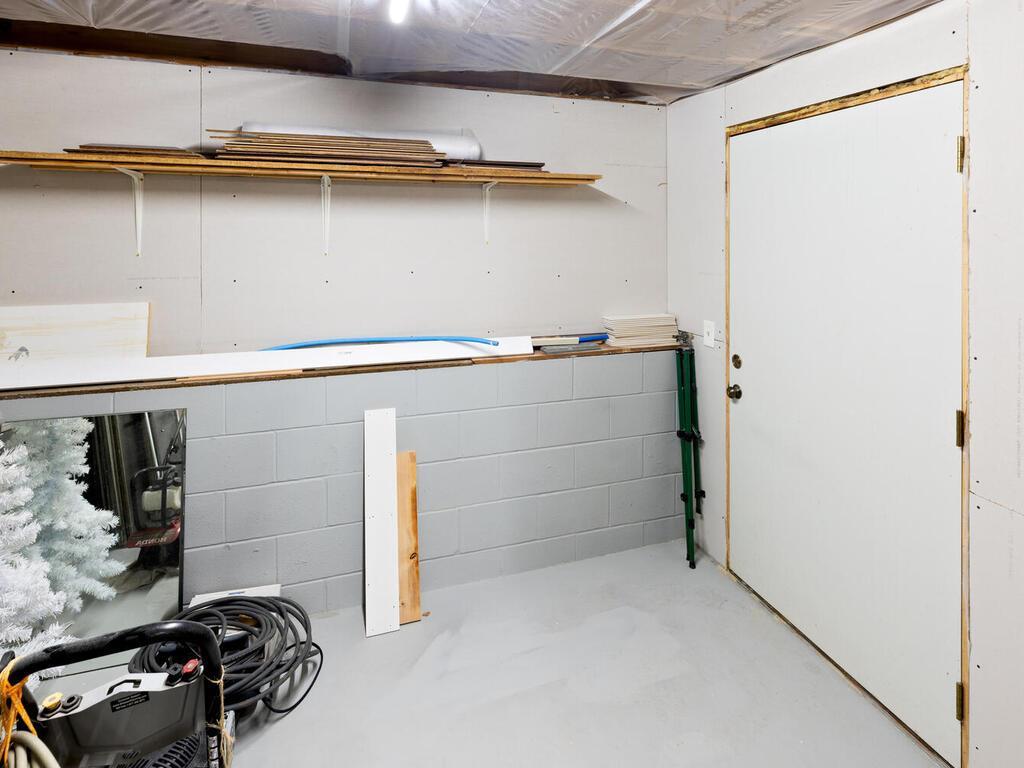 14811 Minnehaha Place Wayzata, MN 55391 - Photo 53 of 54