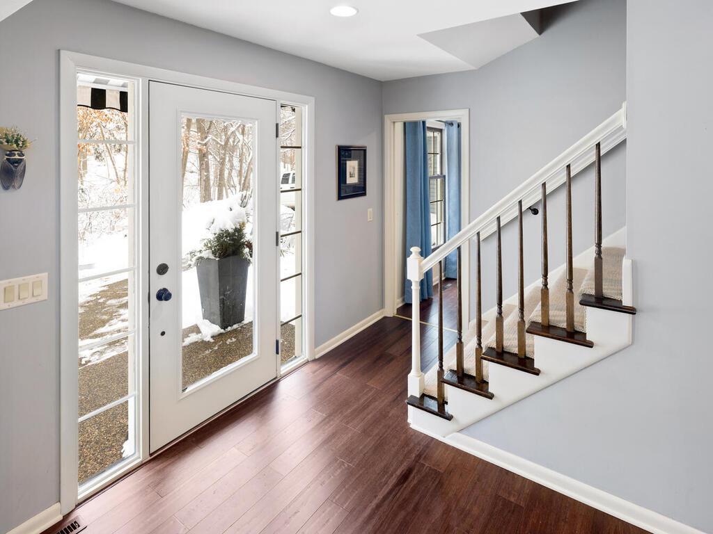 14811 Minnehaha Place Wayzata, MN 55391 - Photo 9 of 54