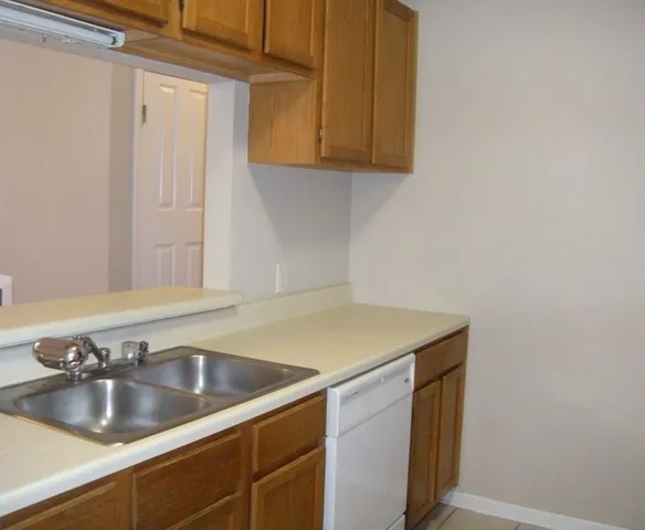 $1,350 | 2300 Leon Street, Unit 201, Austin, TX 78705