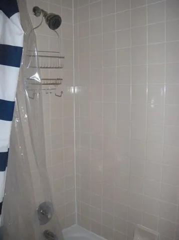 $1,350 | 2300 Leon Street, Unit 201, Austin, TX 78705