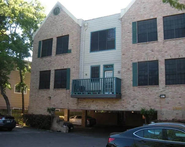 $1,350 | 2300 Leon Street, Unit 201, Austin, TX 78705