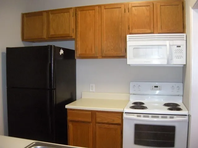 $1,350 | 2300 Leon Street, Unit 201, Austin, TX 78705