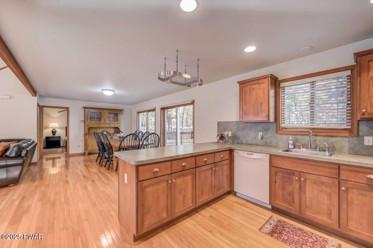 2124 Oaktree Lane Bushkill, PA 18324 - Photo 23 of 53
