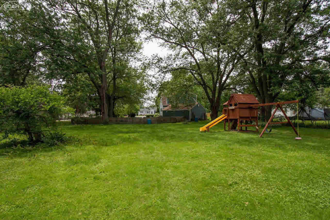 4281 Lapeer Road Burton, MI 48509 - Photo 3 of 12 21316045-2.JPG