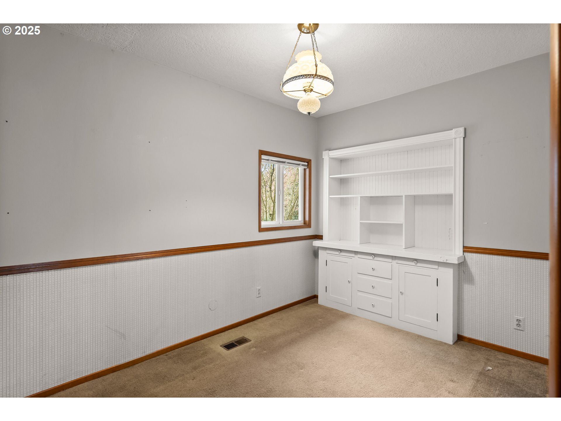 14235 Southwest Tooze Road Sherwood, OR 97140 - Photo 20 of 48 Laundry