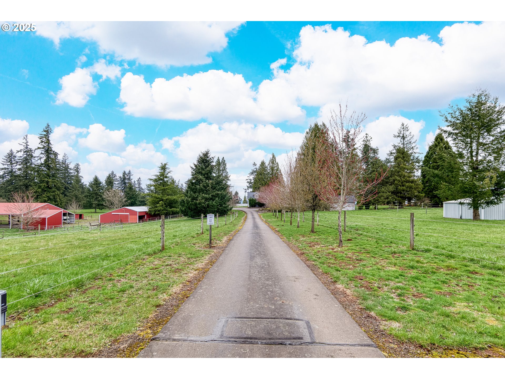 14235 Southwest Tooze Road Sherwood, OR 97140 - Photo 4 of 48 Gallery Image 4