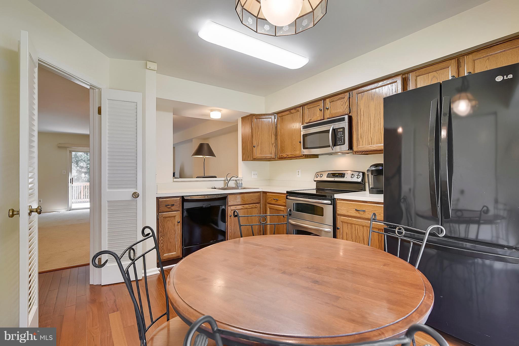 7482 Laurel Oak Court Springfield, VA 22153 - Photo 4 of 27 Kitchen