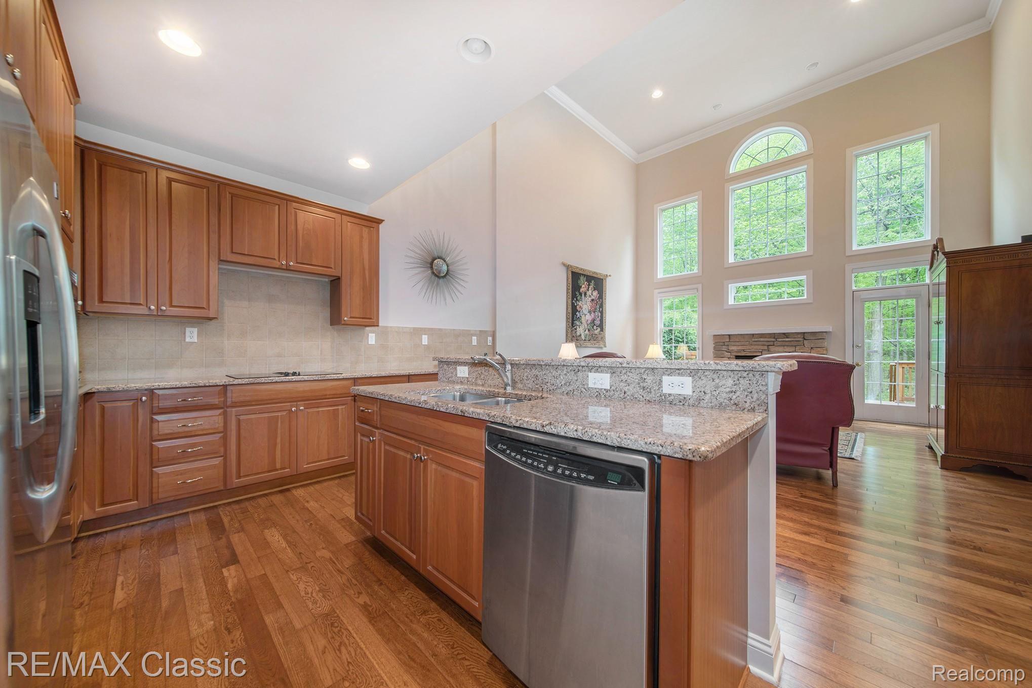 24938 Reeds Pointe Drive, Unit 42 Novi, MI 48374 - Photo 8 of 33 Kitchen