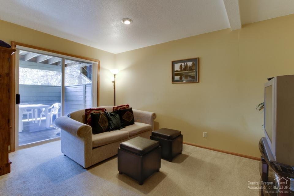 57303 Approach Lane Sunriver, OR 97707 - Photo 5 of 11 Gallery Image 5
