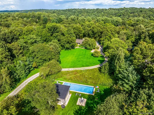 $3,400,000 | 12 Haights Cross Road, Chappaqua, NY 10514