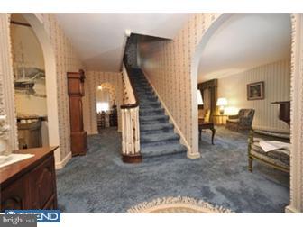559 Conestoga Road Berwyn, PA 19312 - Photo 3 of 12 Foyer