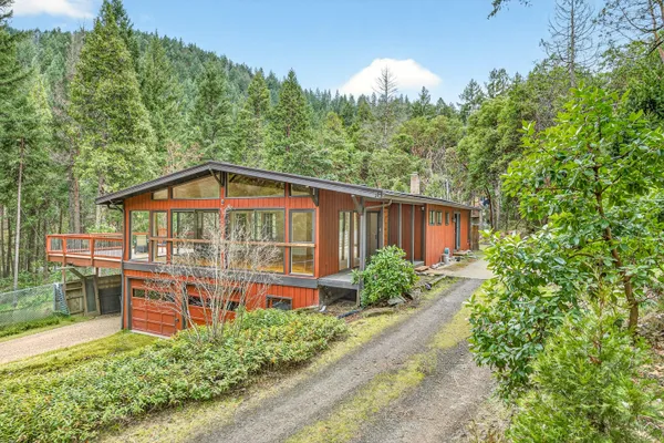 $599,000 | 2922 Anderson Creek Road, Talent, OR 97540