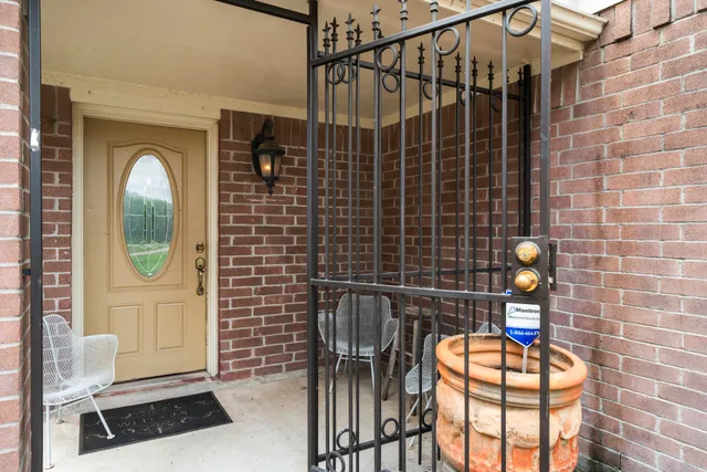 $275,000 | 11607 Zarroll Drive, Houston, TX 77099