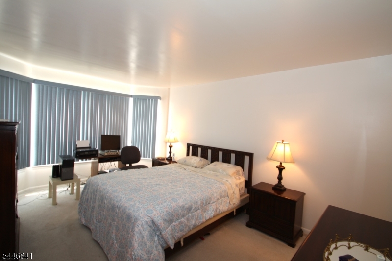 27 Gracie Road East Hanover, NJ 07936 - Photo 8 of 17