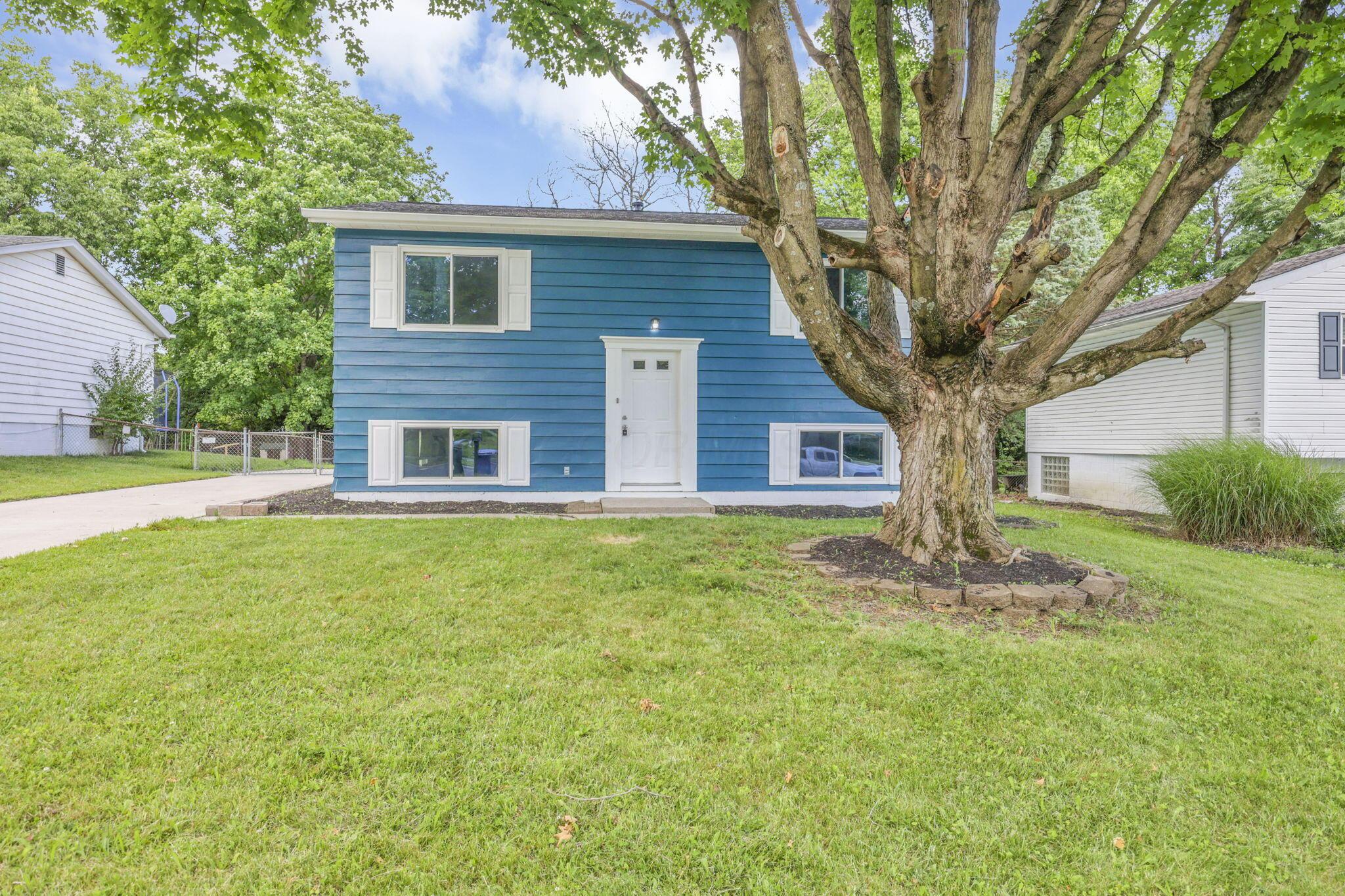 1588 Fall Brook Road Columbus, OH 43223 - Photo 2 of 54